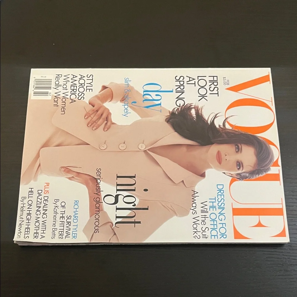 Vogue Magazine - February, 1995 - Stephanie Seymour - Picture 3 of 6